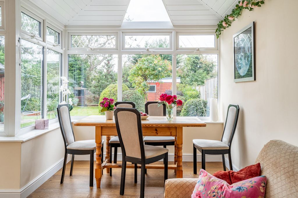 Property photo 3 of 19 Conservatory