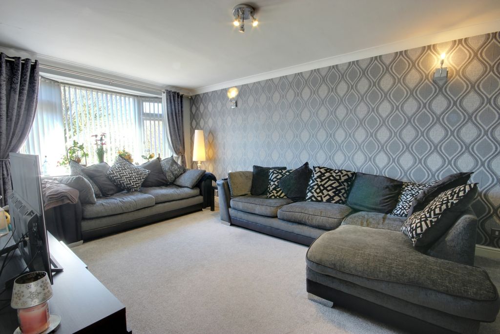 Property photo 3 of 22 1 Lounge A