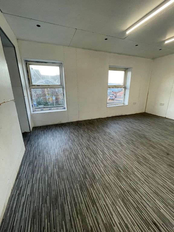Property photo 1 of 3