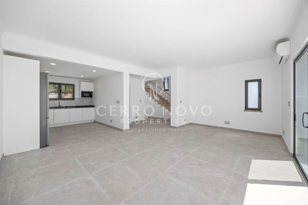 Property photo 2 of 30