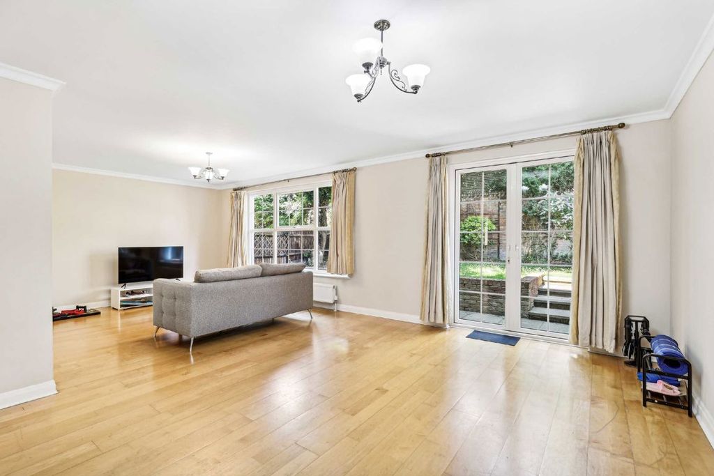 Property photo 2 of 7
