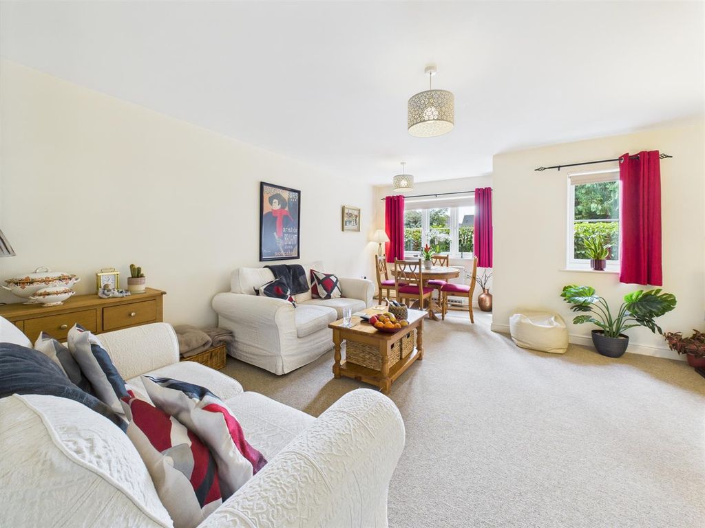 Property photo 2 of 8 Cam04907G0-Pr0281-Still007.Jpg