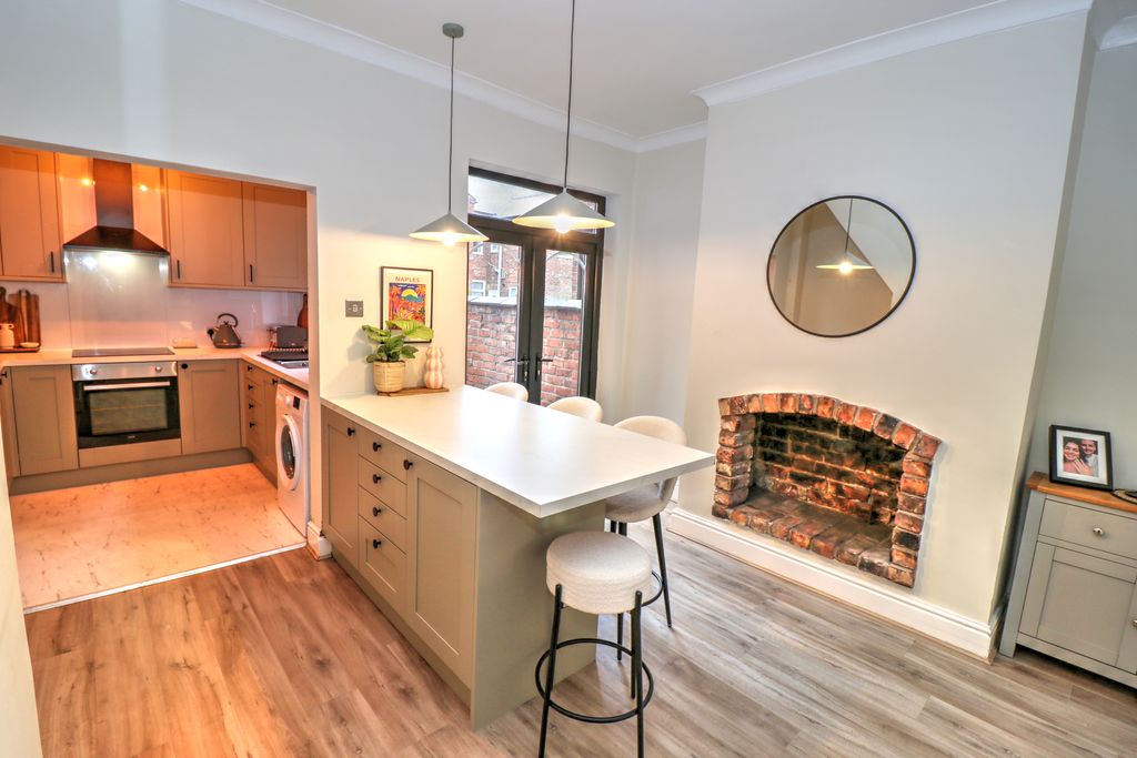 Property photo 1 of 17 Img_7760