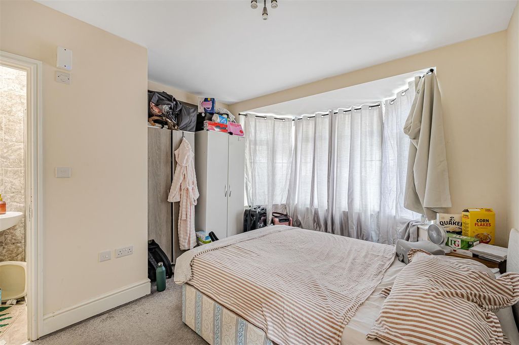 Property photo 3 of 28 24_90995.Jpg