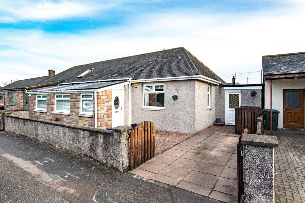Property photo 1 of 40
