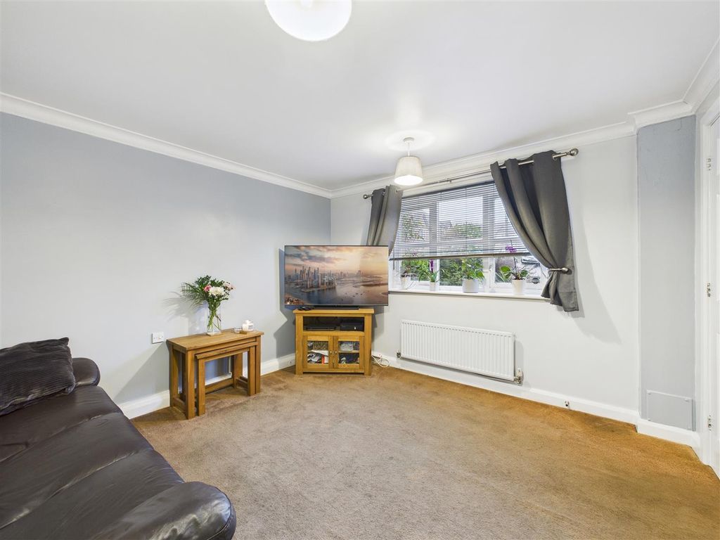 Property photo 2 of 19 Cam05476G0-Pr0114-Still009.Jpg