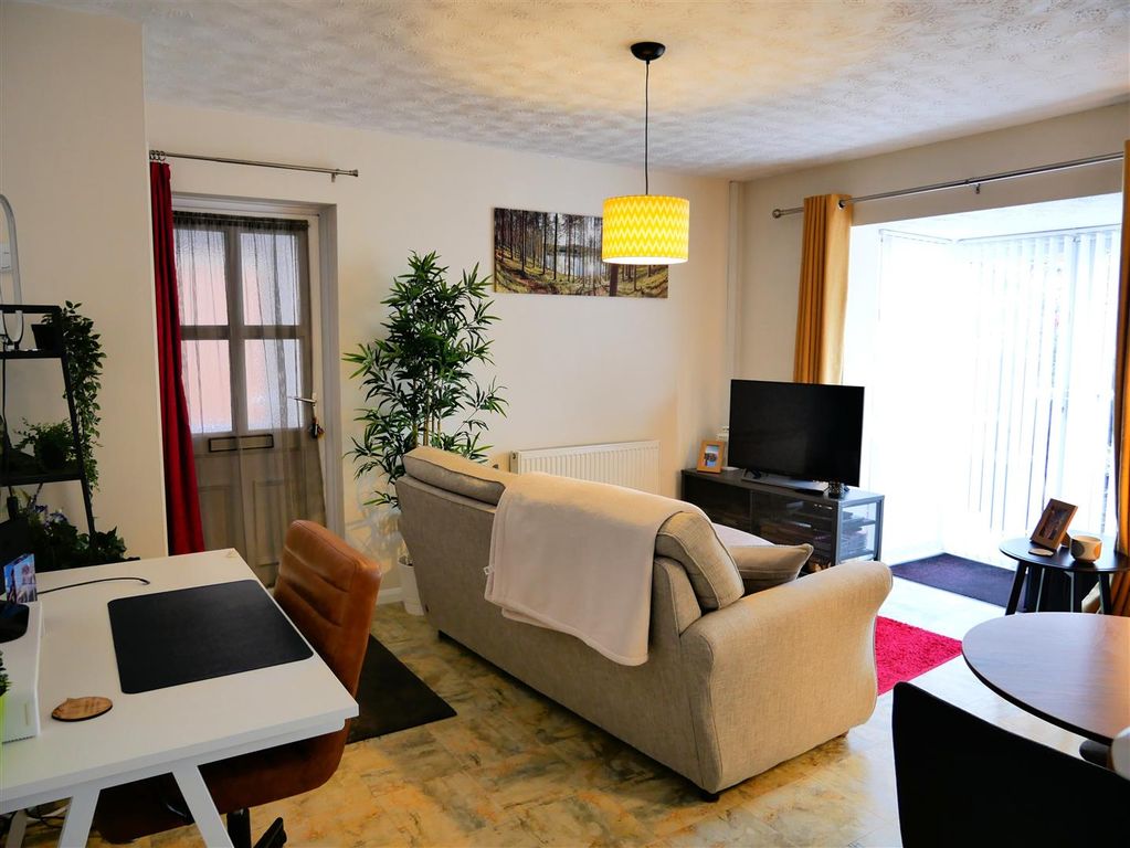 Property photo 2 of 11 P1540641.Jpg