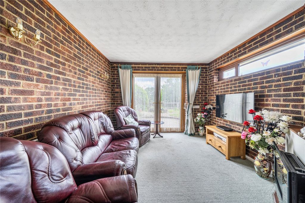 Property photo 2 of 19 Picture No. 12