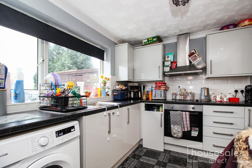 Property photo 2 of 20