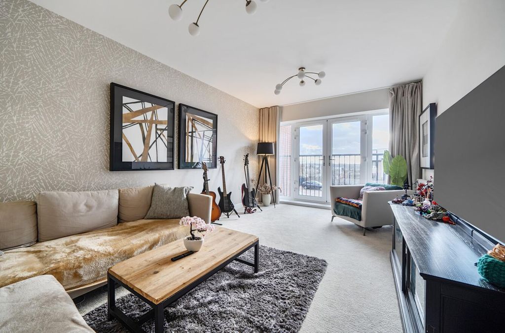 Property photo 2 of 22 1401859-14-696F53384F85B.Jpg