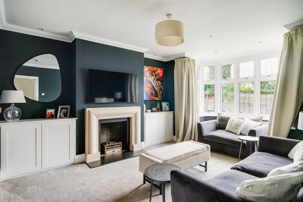 Property photo 3 of 21 Sitting Room