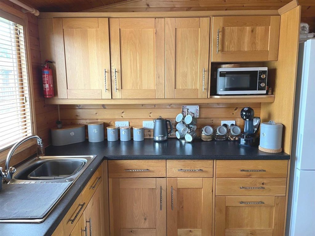 Property photo 2 of 13 387-2.Jpg
