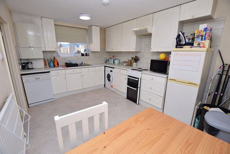 Property photo 3 of 6 Photo 5