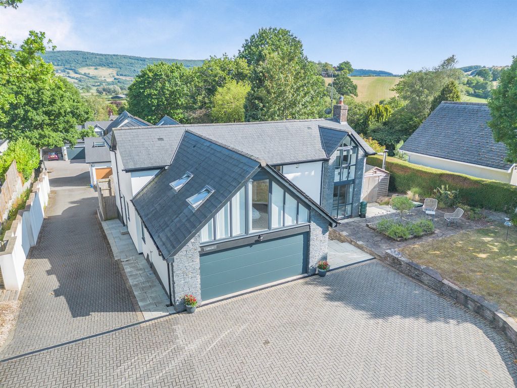 Property photo 1 of 42