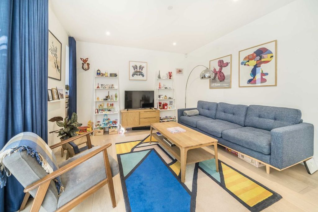 Property photo 3 of 14