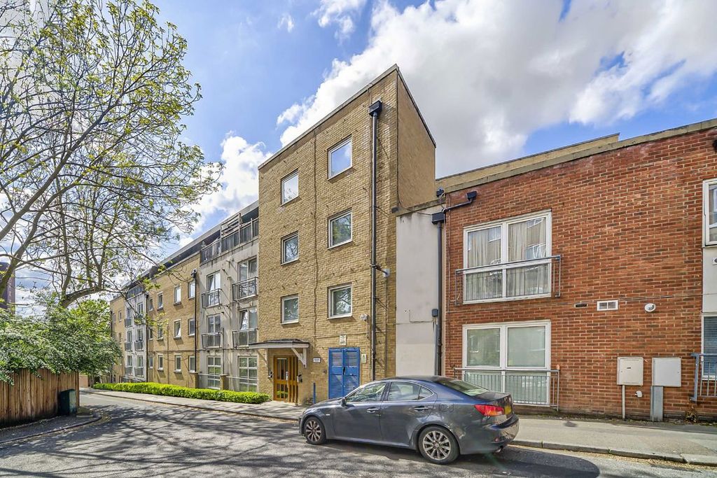 Property photo 1 of 4