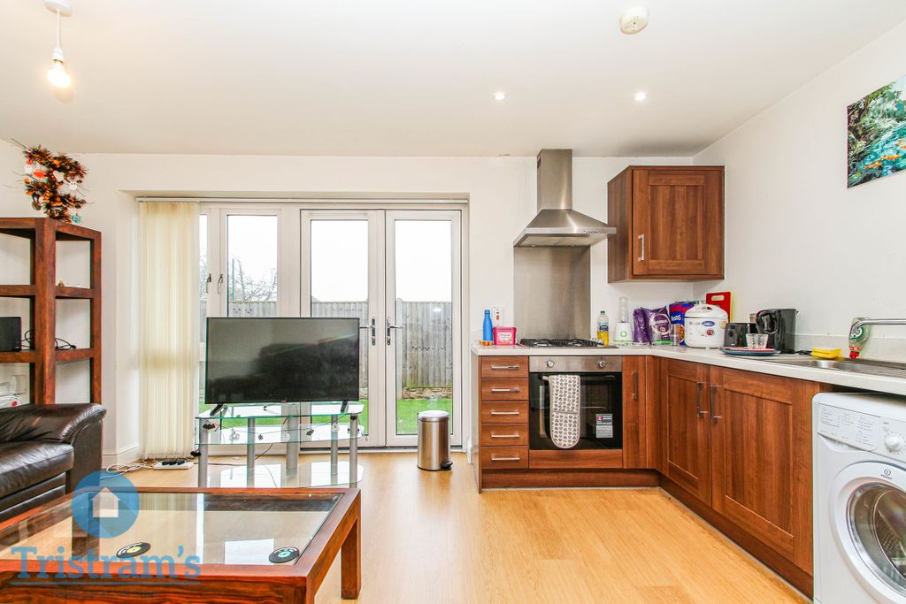 Property photo 2 of 11 Img_4305