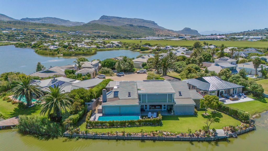 Property photo 2 of 27 Fh1725390