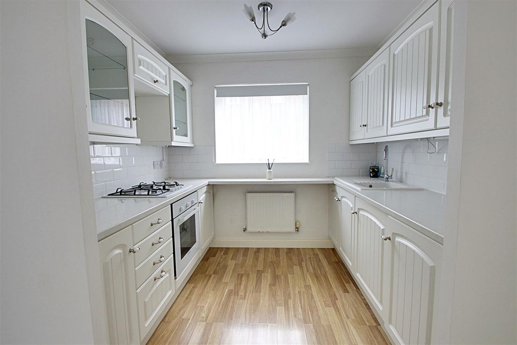Property photo 3 of 15 Kitchen.Jpg