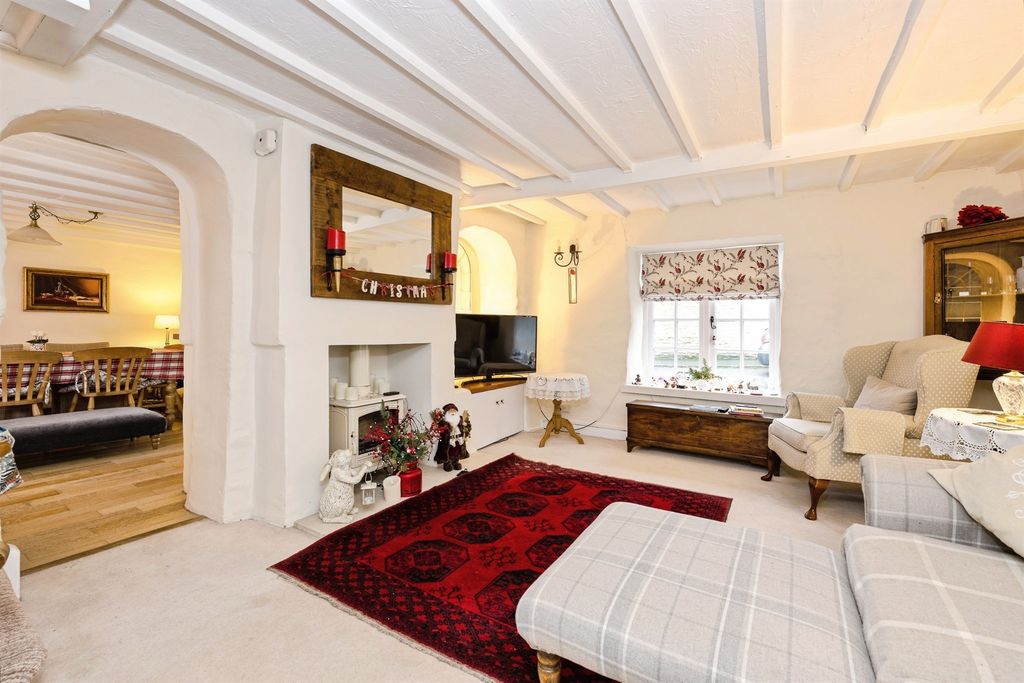 Property photo 2 of 16