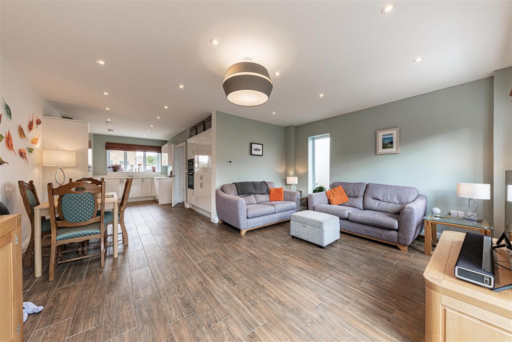 Property photo 2 of 27 L J Imaging-21.Jpg