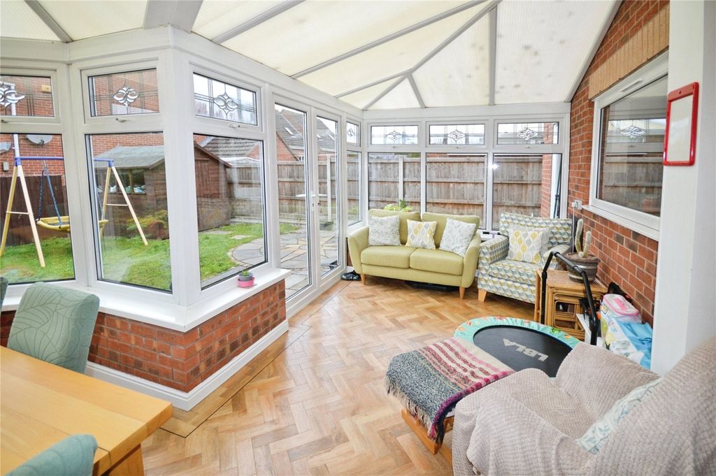 Property photo 2 of 21 Conservatory