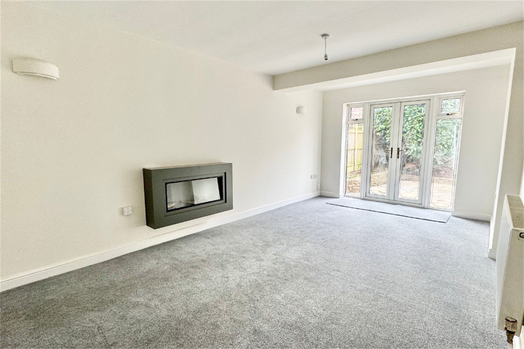 Property photo 3 of 22 Lounge