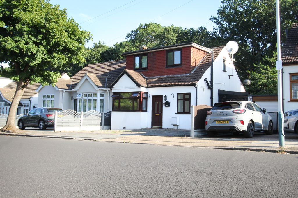 Property photo 2 of 28
