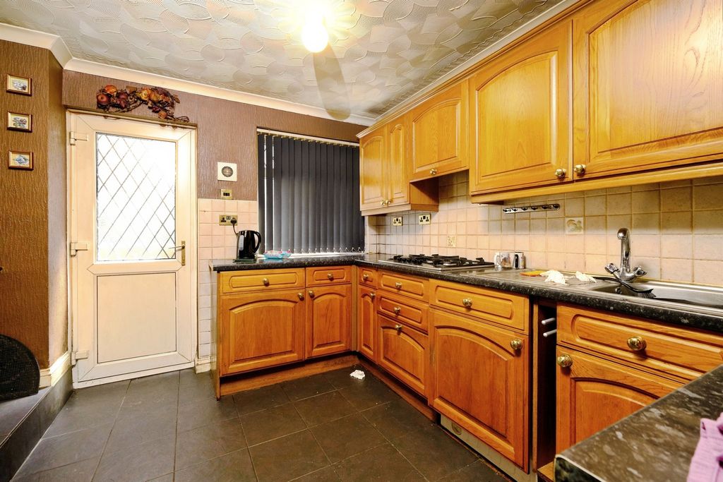 Property photo 3 of 25