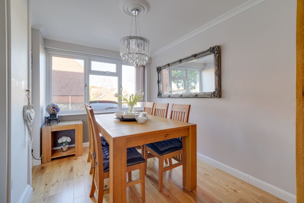 Property photo 3 of 17 2950674