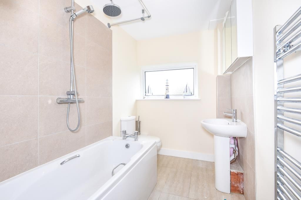Property photo 3 of 10 Bathroom