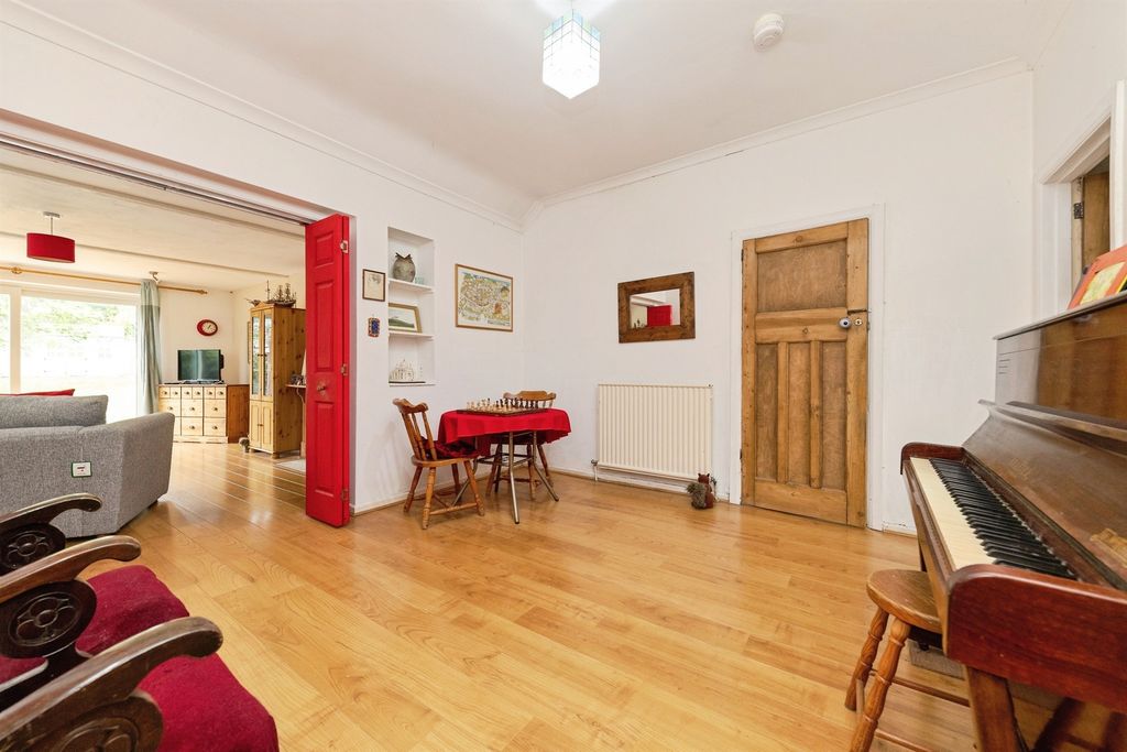 Additional image 8 of 5 bed detached bungalow for saleNorth Avenue, Letchworth Garden City SG6