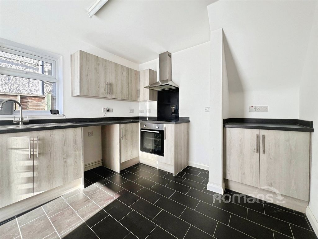 Property photo 3 of 15 Picture No. 17