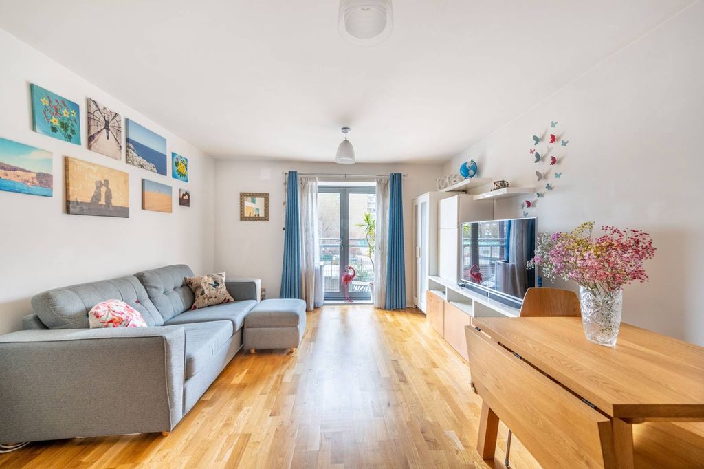 Property photo 1 of 5