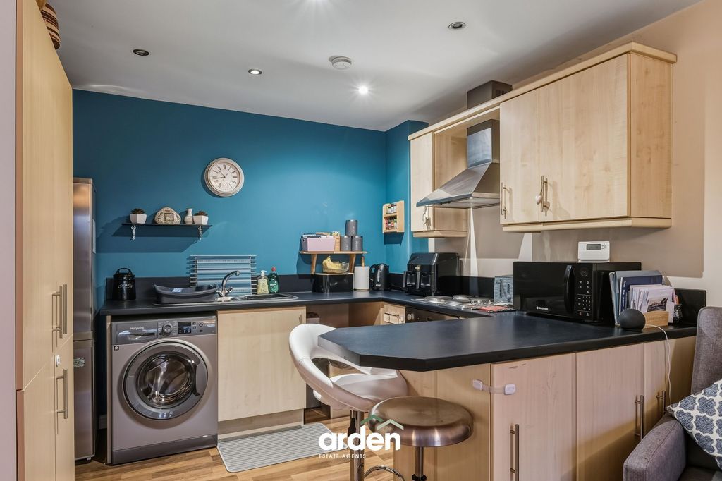 Property photo 3 of 12