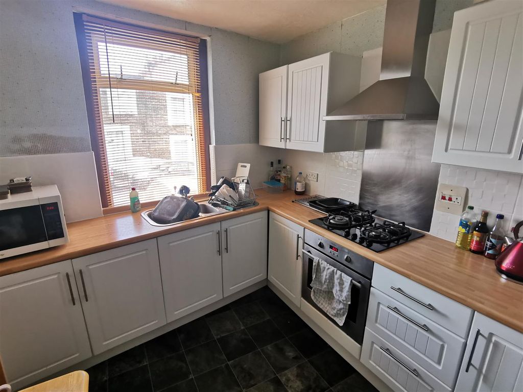 Property photo 2 of 6
