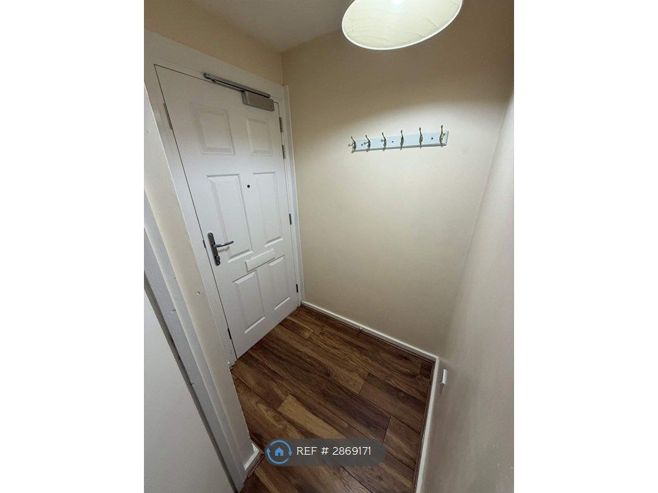 Property photo 3 of 22 Interior Of Front Door &amp; Hanger