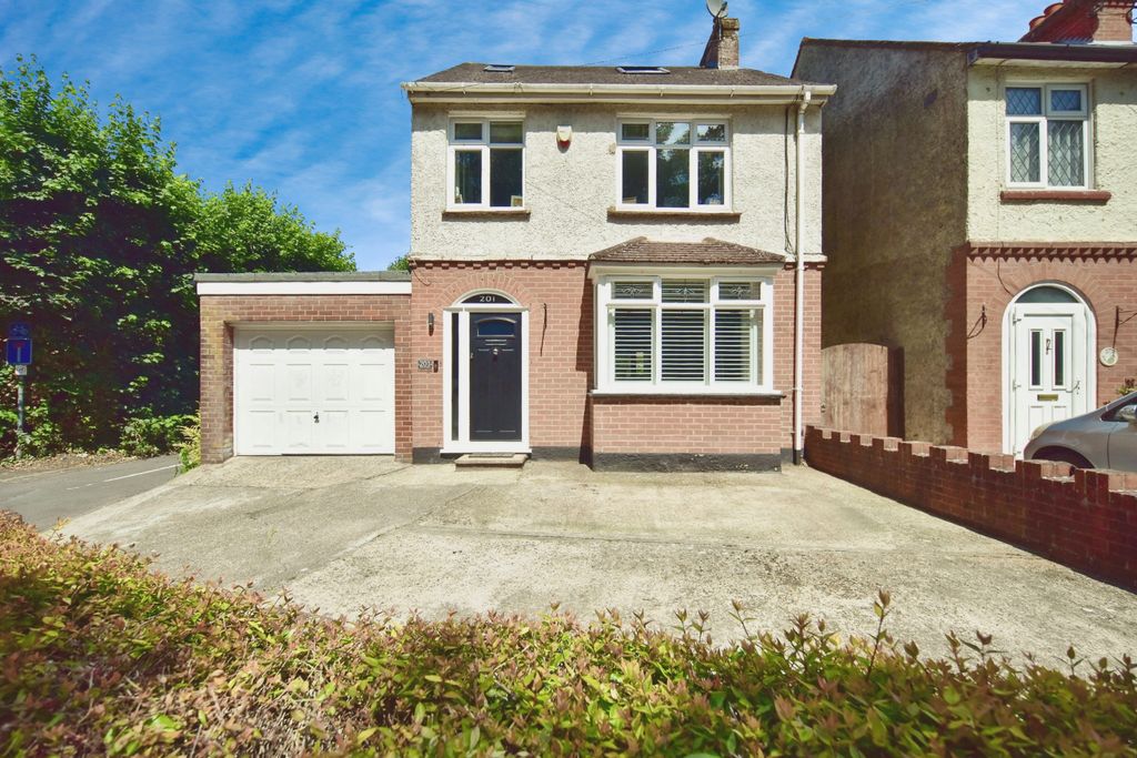 Property photo 1 of 20 Front