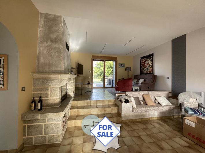 Property photo 3 of 9