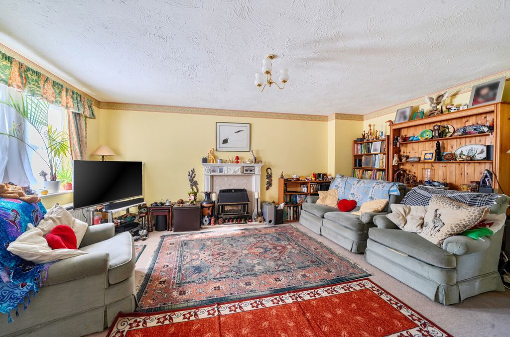 Property photo 3 of 11 1439362-11-69d53A...