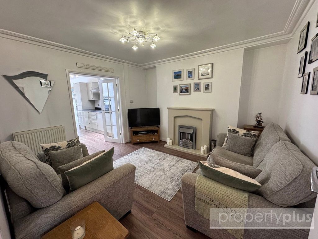 Property photo 1 of 17 Picture No. 09