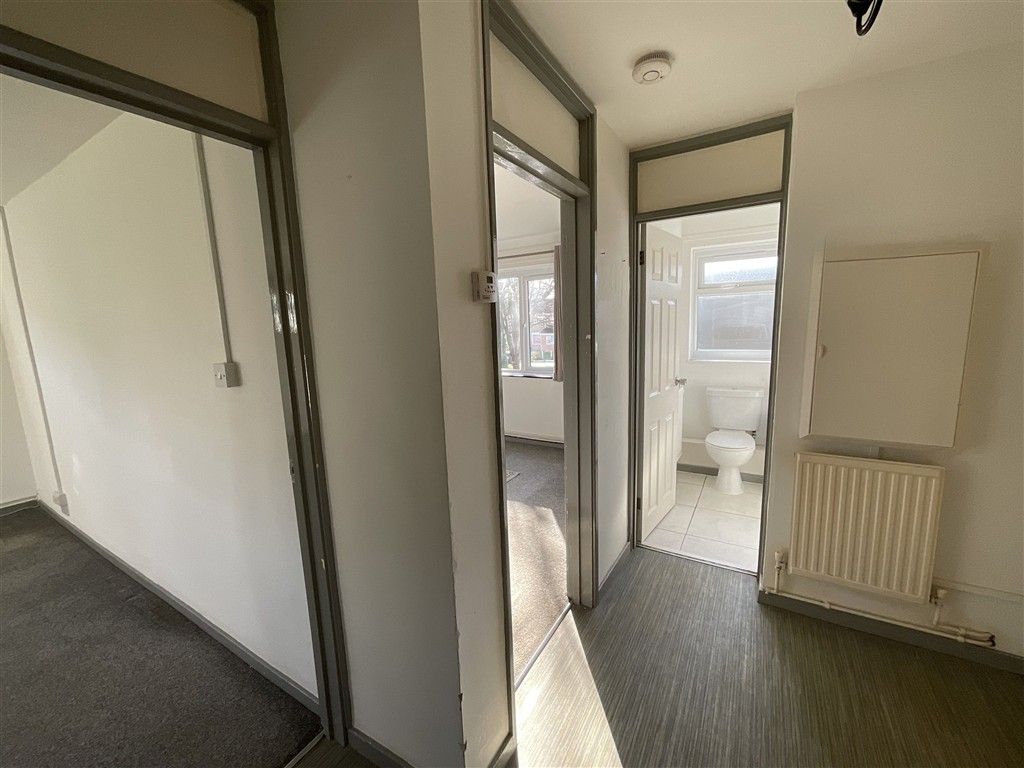 Property photo 3 of 7 Hallway