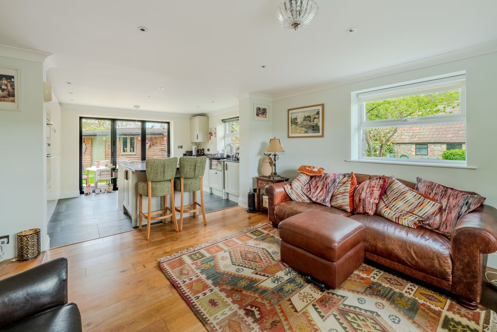 Property photo 3 of 25 Photo 17