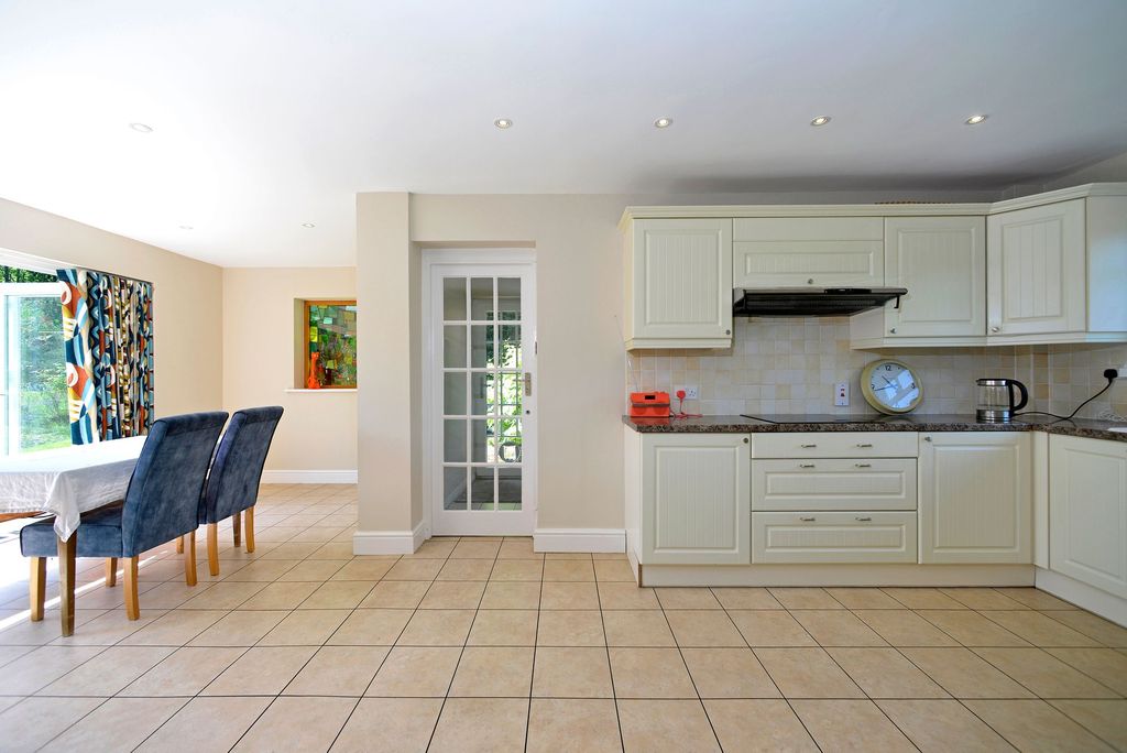 Property photo 3 of 22 Kitchen Breakfast Room
