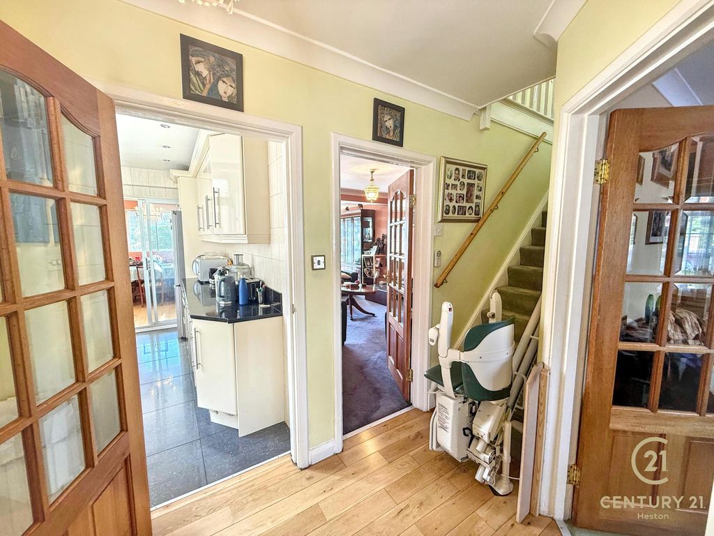 Property photo 2 of 22