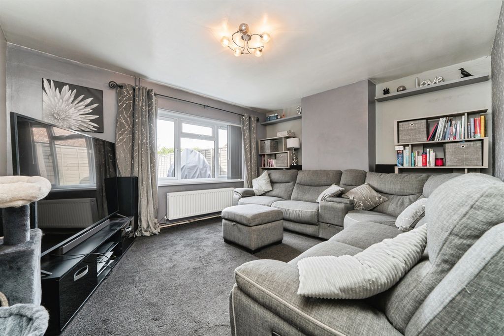 Property photo 2 of 17