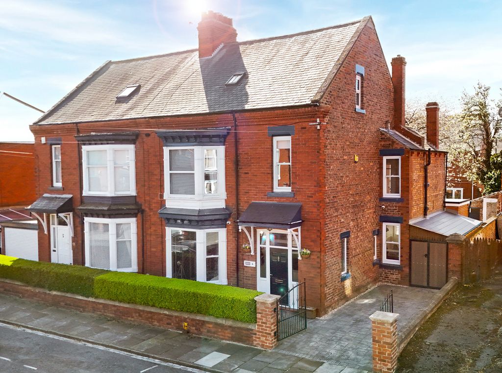 Property photo 1 of 50