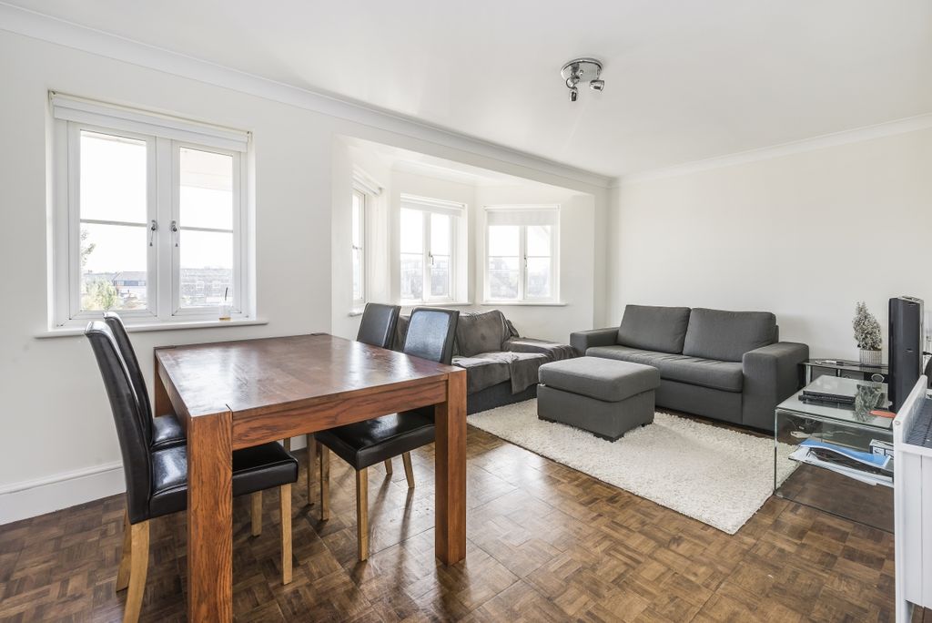 Property photo 2 of 8