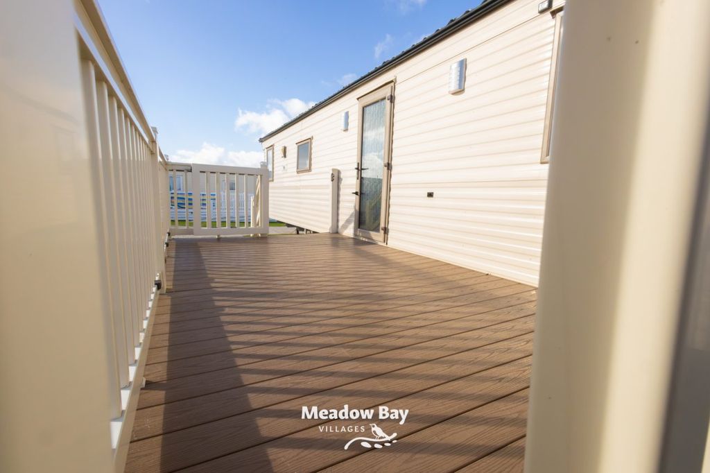 Property photo 3 of 9 B1 2012 Willerbby Rio 35x12 2B 9.Jpg