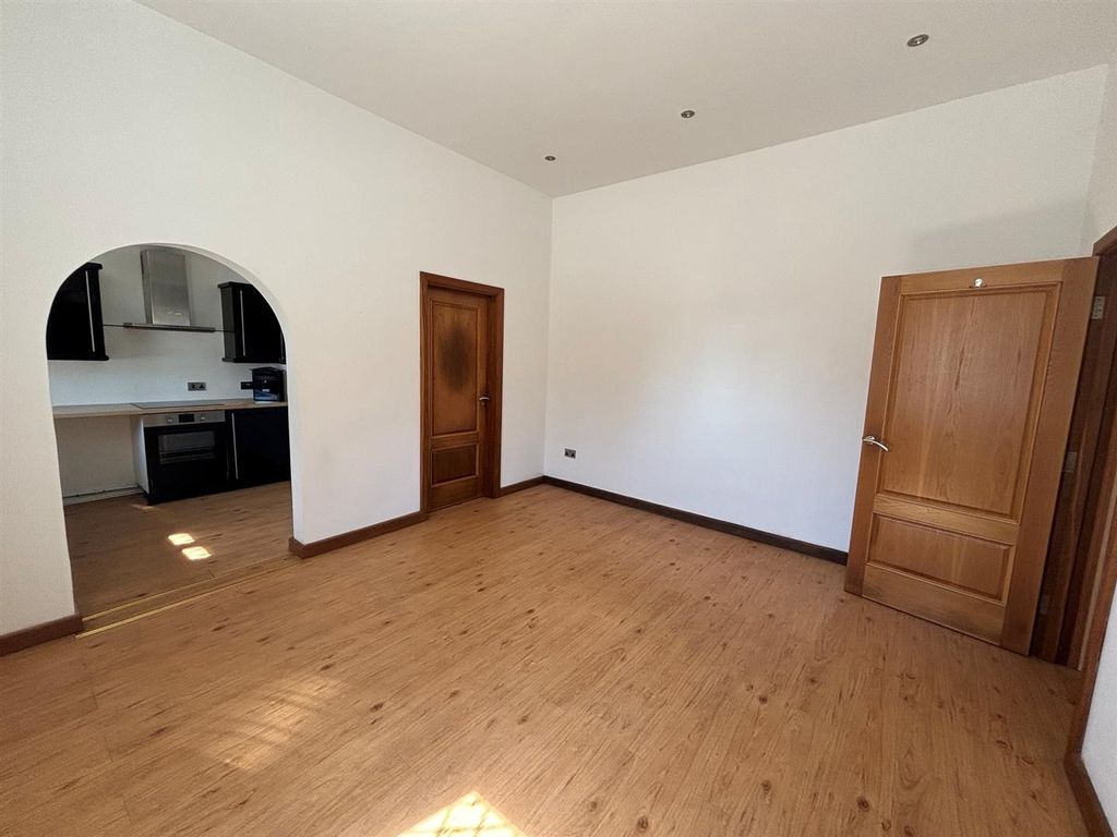 Property photo 3 of 5 4.Jpg